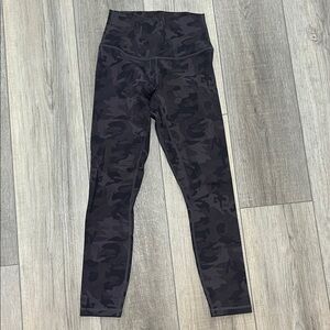 J80 camo leggings - size S